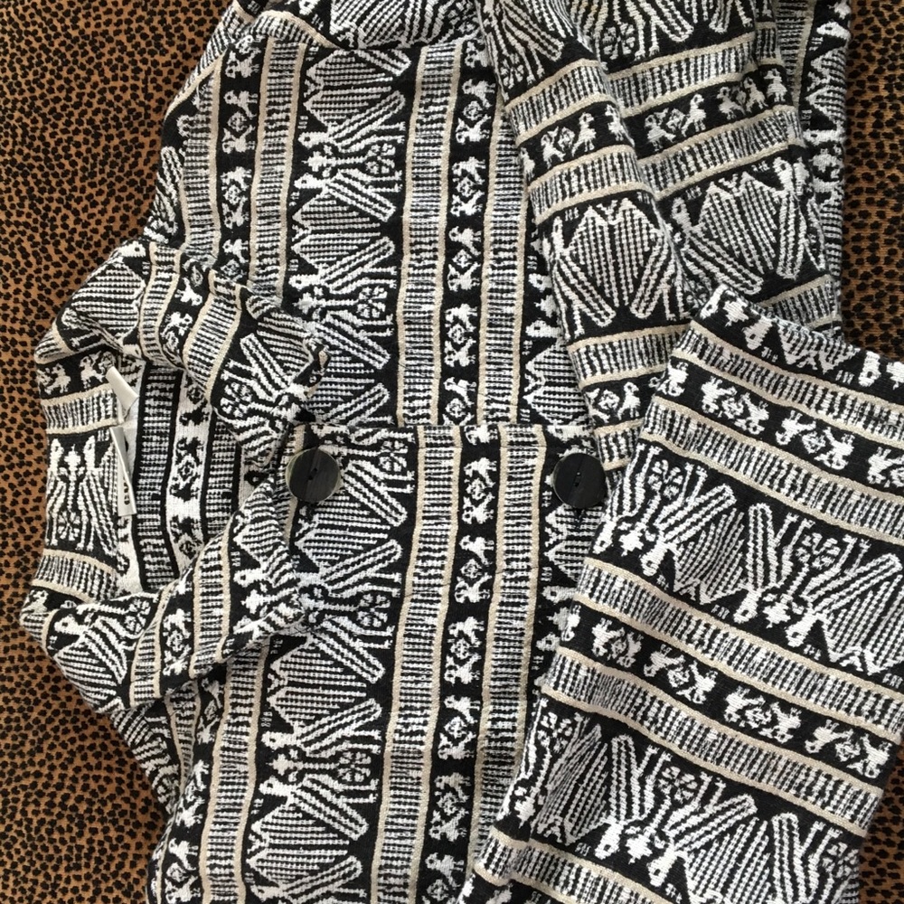 Fun ethnic print jacket!